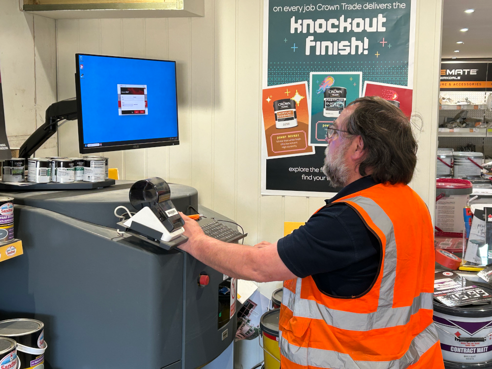 Steve Davidson mixing paints.